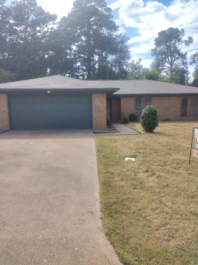 property at 402 S Wofford St