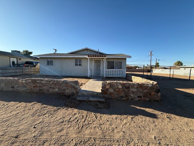 property at 1032 W Coronado Ave