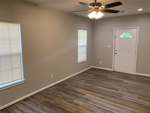 318 E 37th St in Houston, TX - Building Photo - Building Photo