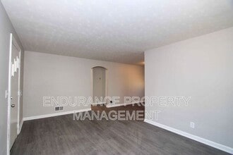 855 Academy Ave in Cincinnati, OH - Building Photo - Building Photo