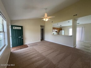 202 Dayrell Dr in Hubert, NC - Building Photo - Building Photo