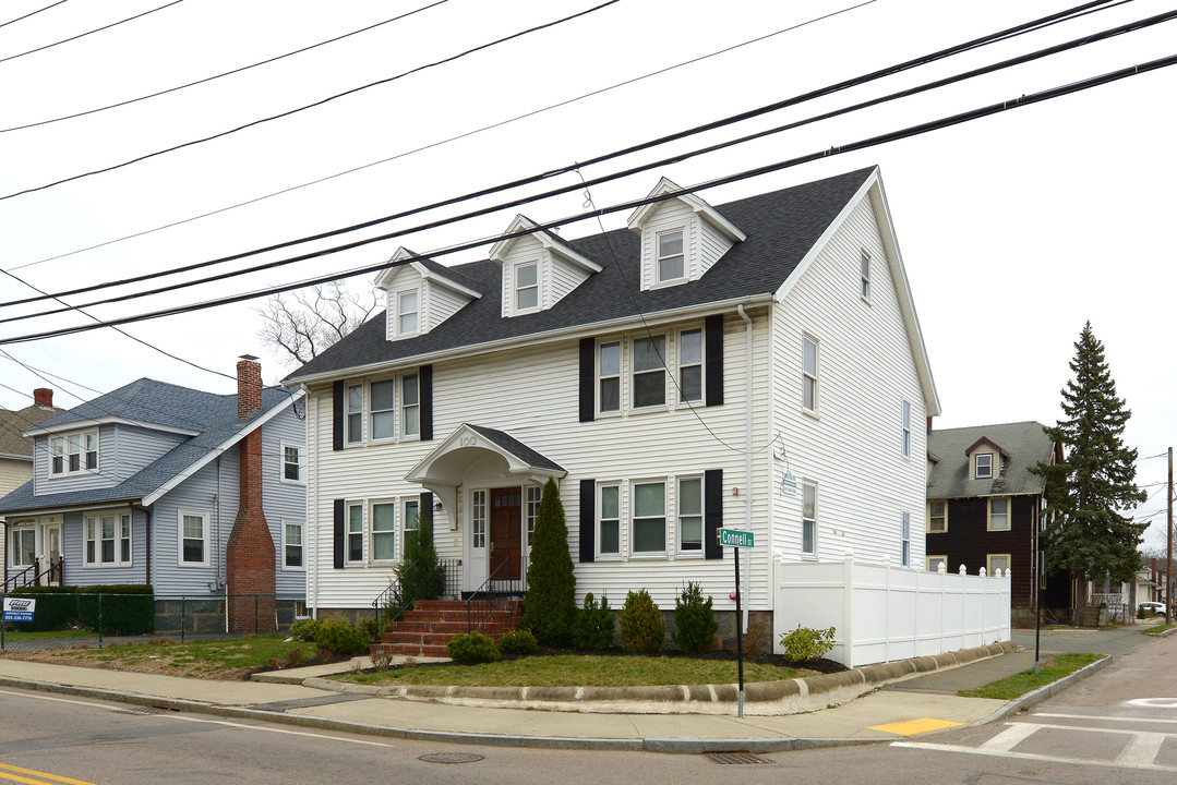 100 Robertson St in Quincy, MA - Building Photo