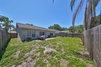 1204 Sawdust Ct in Valrico, FL - Building Photo - Building Photo