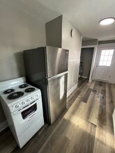 10 Prospect St in Claremont, NH - Foto de edificio - Building Photo