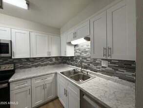 950 S Valencia in Mesa, AZ - Building Photo - Building Photo