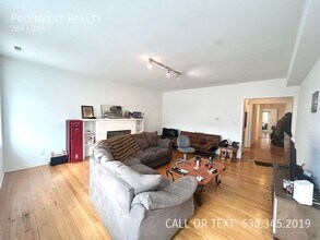 2319 W Chicago Ave-Unit -2321 - 2E in Chicago, IL - Foto de edificio - Building Photo