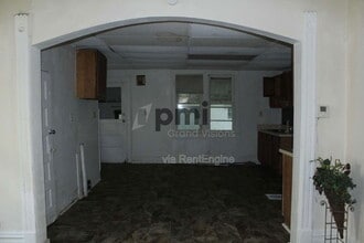1657 E Main St in Decatur, IL - Building Photo - Building Photo