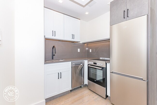 2911 Albemarle Rd, Unit 4R in Brooklyn, NY - Building Photo - Building Photo