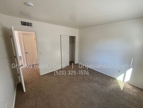 3641 E Monte Vista Dr in Tucson, AZ - Building Photo - Building Photo