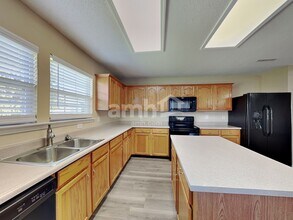 9118 Bayview Cir in Plainfield, IN - Building Photo - Building Photo