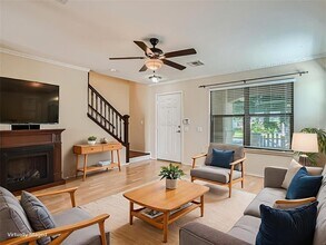 4601 Nuckols Crossing Rd in Austin, TX - Foto de edificio - Building Photo