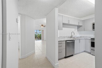 2376 NW 89th Dr in Coral Springs, FL - Building Photo - Building Photo