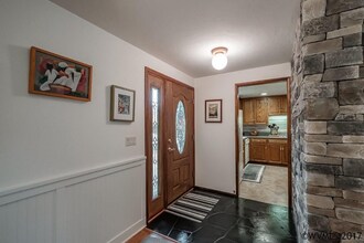 5919 NW Pinewood Pl in Corvallis, OR - Foto de edificio - Building Photo