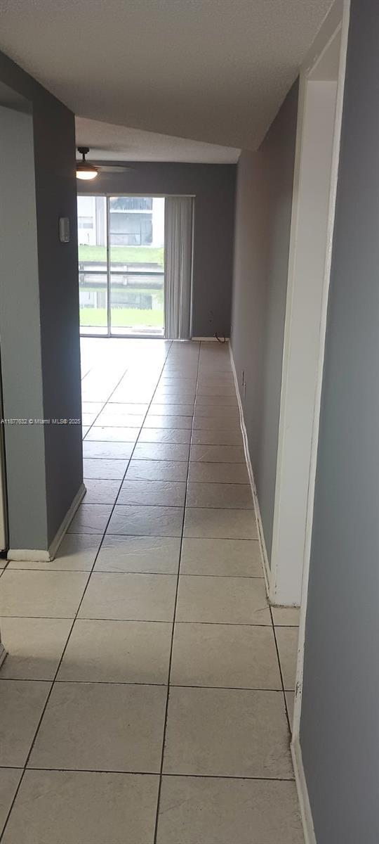 8040 N Colony Cir in Tamarac, FL - Building Photo - Building Photo