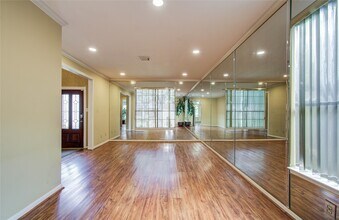 16218 Ruffian Dr in Friendswood, TX - Building Photo - Building Photo