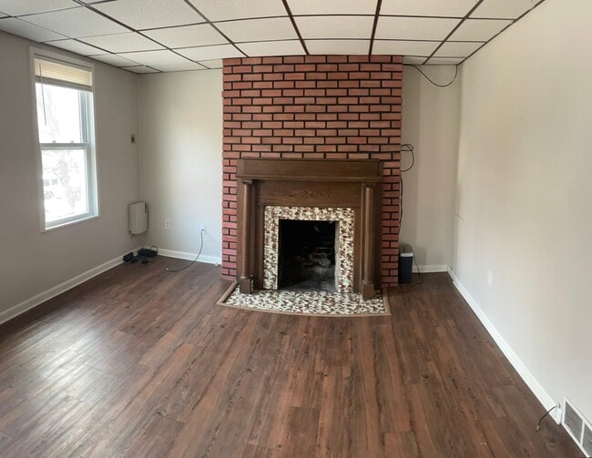 2022 Plainview Ave, Unit 2nd floor in Pittsburgh, PA - Building Photo - Building Photo