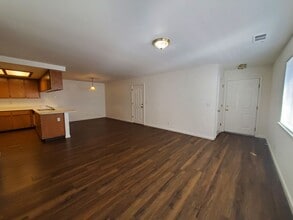 1400 Howard Ct in Red Bluff, CA - Building Photo - Building Photo