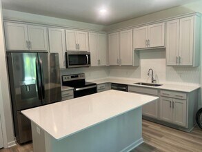 8353 Child's Cove in North Charleston, SC - Building Photo - Building Photo