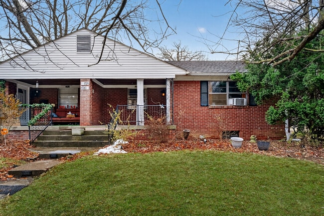 property at 1721 Woodruff Place Cross Dr