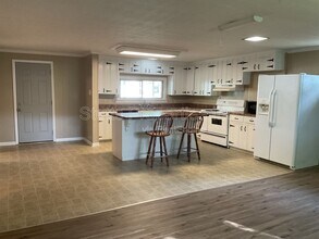 1020 Atlanta St in Florence, AL - Building Photo - Building Photo