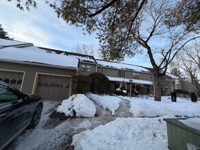 107 Provincetown Ct in Flemington, NJ - Building Photo - Building Photo