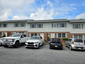 57 W Cabin Hollow Rd in Dillsburg, PA - Building Photo