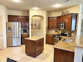 2225 Laurel Forest Dr in Fort Worth, TX - Building Photo - Building Photo