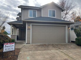 1002 Redwood St NW in Salem, OR - Building Photo