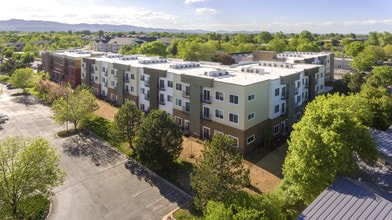 Oakridge Crossing Senior Community in Fort Collins, CO - Building Photo - Building Photo