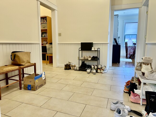 76 Quint Ave in Boston, MA - Building Photo - Building Photo