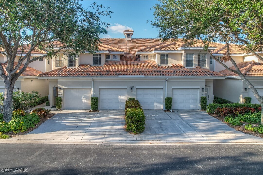 3060 Horizon Ln in Naples, FL - Building Photo