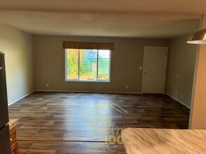 740 N Deerlane Loop in Otis, OR - Building Photo - Building Photo
