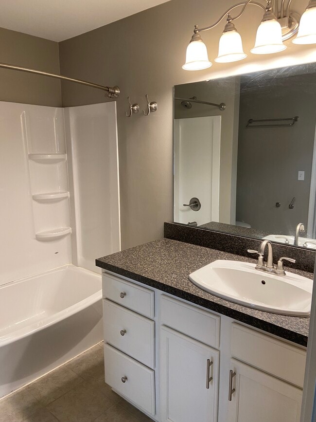 property at 1920 Crest Hollow Dr