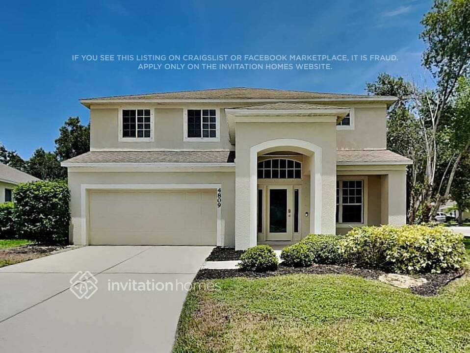 4809 Trout River Crossing in Ellenton, FL - Building Photo