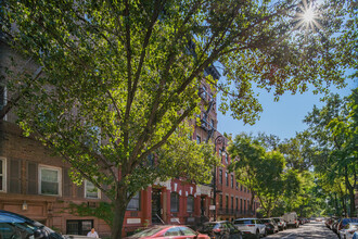 105 East 10th Street in New York, NY - Foto de edificio - Building Photo