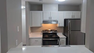 2912 W Florida St in Greensboro, NC - Building Photo - Building Photo