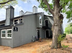 9696 Walnut St in Dallas, TX - Building Photo