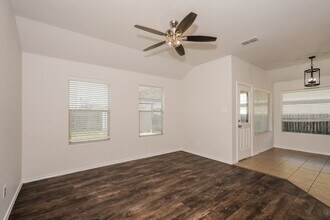 8229 Spotted Doe Dr in Fort Worth, TX - Building Photo - Building Photo