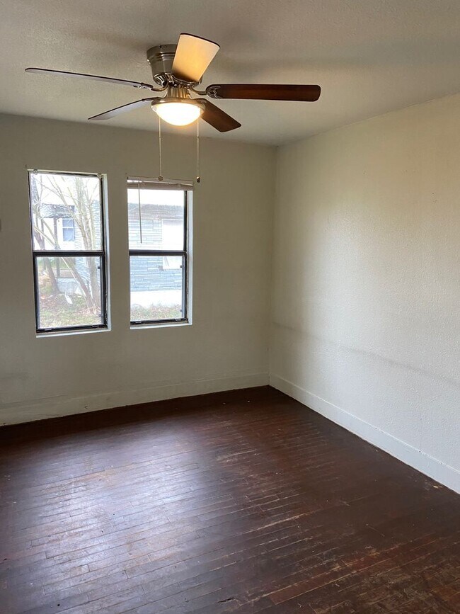 403 Marietta St in Queen City, TX - Building Photo - Building Photo