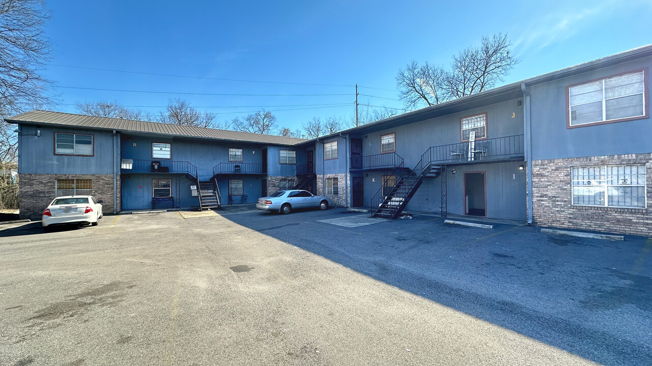 1469 Pearson Ave SW in Birmingham, AL - Building Photo