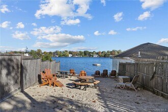 33 Sycamore Rd in Mahopac, NY - Building Photo - Building Photo