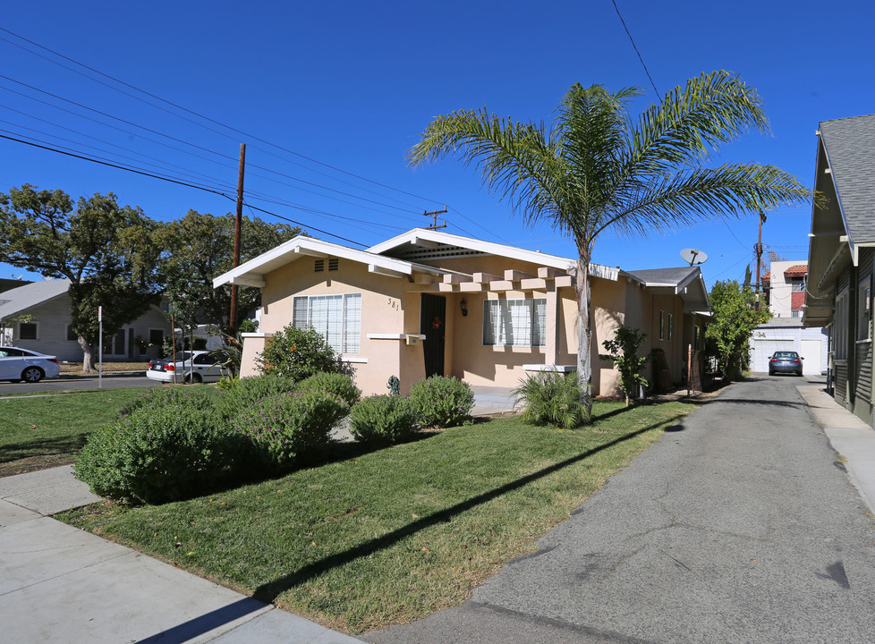 232-236 1/2 N Columbus Ave in Glendale, CA - Building Photo