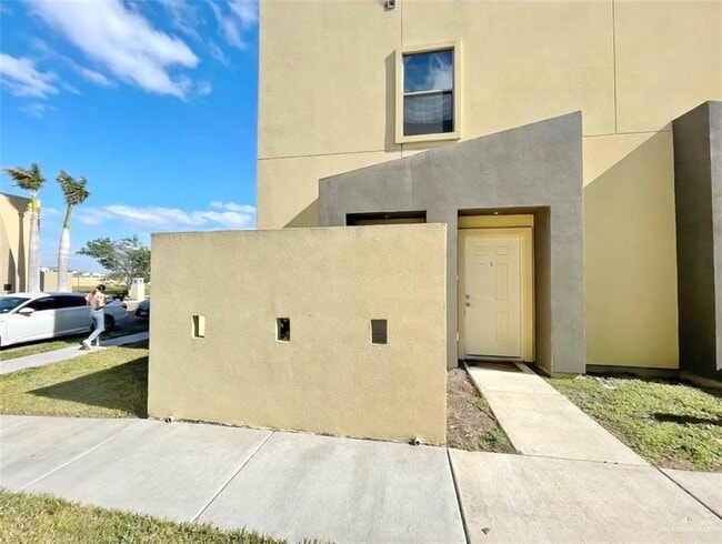 14 W Daffodil Ave in McAllen, TX - Building Photo - Building Photo