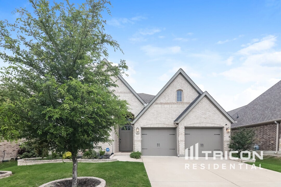 843 Knoxbridge Rd in Forney, TX - Building Photo