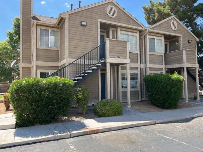 4623 Krissylouise Way in Las Vegas, NV - Building Photo - Building Photo