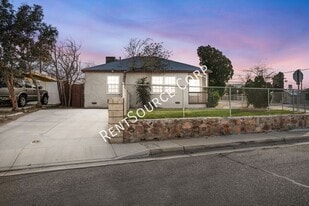 1040 Flora St in Barstow, CA - Building Photo