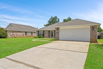 8517 High School Blvd in Navarre, FL - Building Photo - Building Photo