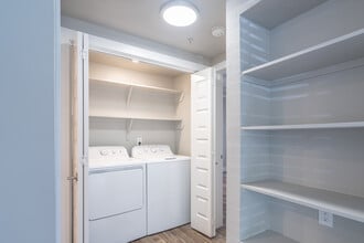 Lakeside in Houston, TX - Foto de edificio - Interior Photo