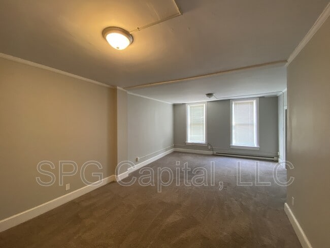 213 S Main St in Chambersburg, PA - Building Photo - Building Photo