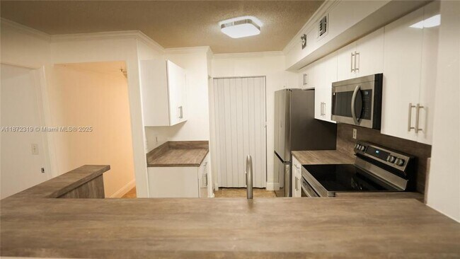 2123 Renaissance Blvd in Miramar, FL - Building Photo - Building Photo